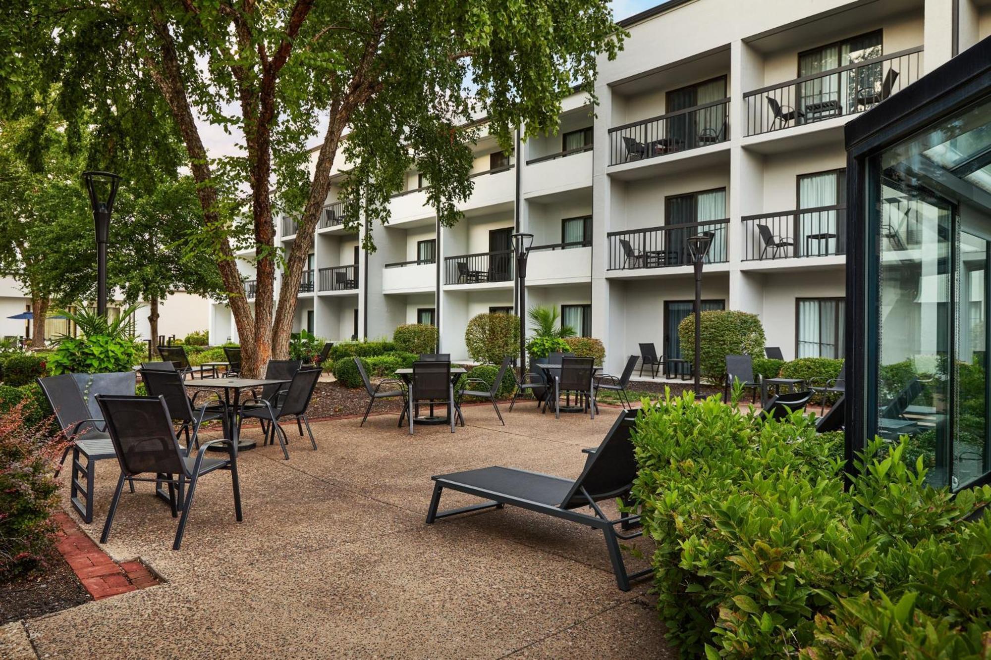 Courtyard Kansas City Overland Park/Metcalf, South Of College Boulevard Екстер'єр фото